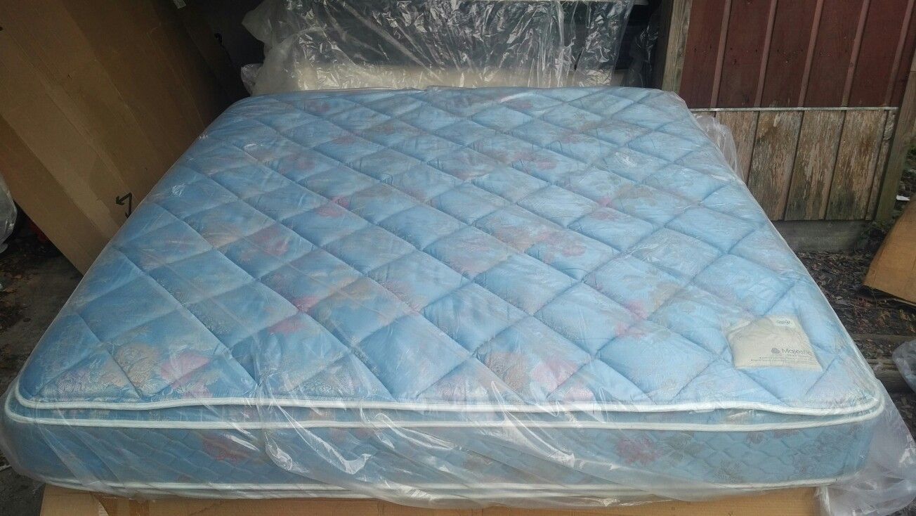 Sealy Posturepedic Double Pillow Top King Size Mattress (Mattress Only) Colchon Tamaño King Doble Pillow Top Marca Sealy Posturepedic