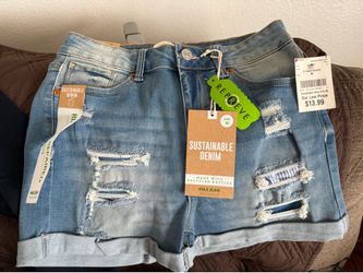 New Girls shorts size medium