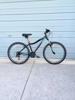 SPECIALIZED MYKA MOUNTAIN BIKE 26” Wheels