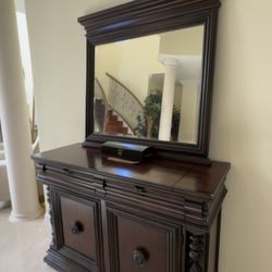 Elegant Solid Wood Entryway Console with Mirror