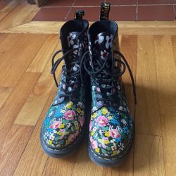 Women’s Dr. Martens Boots