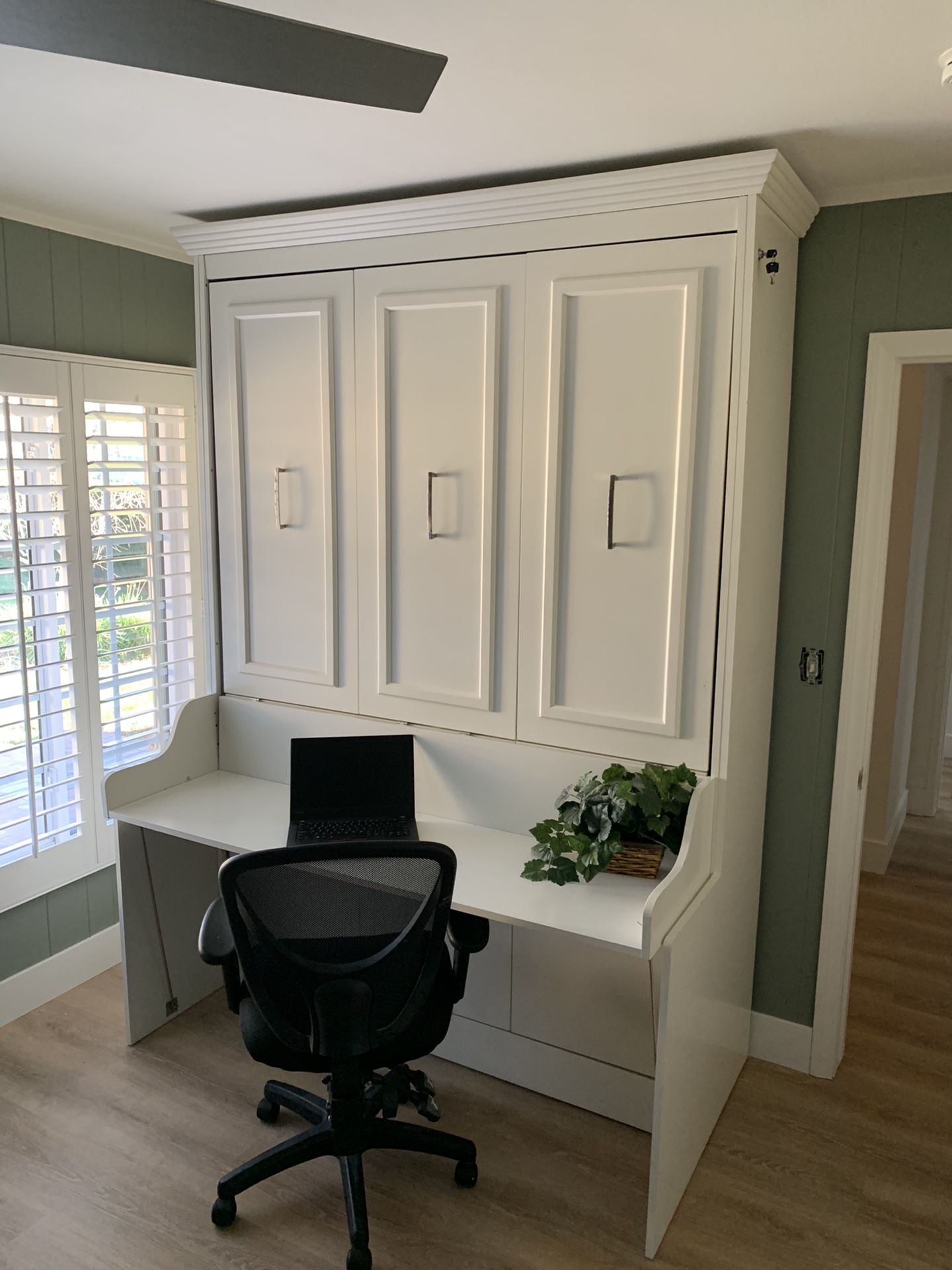 Murphey Bed/Wall Bed/ Work Desk/Queen