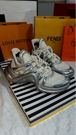Tenis LV