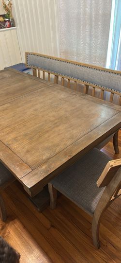 Dinner table no shipping available see description