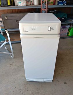 Kenmore 15-Inch Freestanding Trash Compactor - White