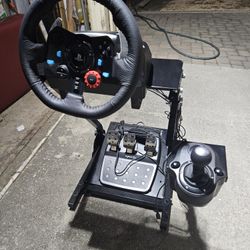 Logitech G29 Driving Force Racing Wheel, Floor Pedals, And Shift Gear 