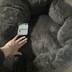 New FurHaven Pet Bed For Small To Medium Pet. Cuddly Bed For Dogs  Soothes Anxiety, Keeps Warm. For Chihuahua, Dachshund, Terrier Doggies, Never Used.