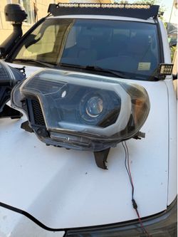 2013-2015 Toyota Tacoma head and taillights