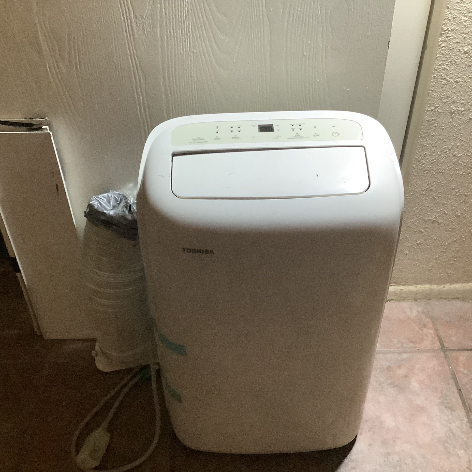 Keep Cool With This Nice Ac Window Unit Runs Great 
