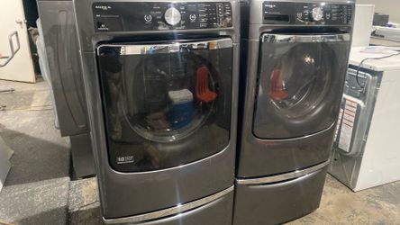 Maxima XL steam Maytag, washer, and dryer front load set