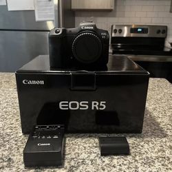 Canon EOS R5 45.0MP Mirrorless Camera - Black (Body Only)