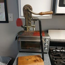 Roger Wine Bottle Opener