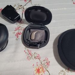 Oticon miniRITE Rechargeable Hearing Aid – LIKE NEW – Charger & Case Included