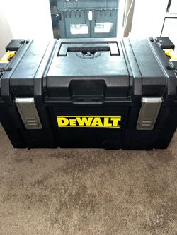 DEWALT DWMT45226H 226 PC. MECHANICS TOOL SET W/ TOUGHSYSTEM LARGE CASE