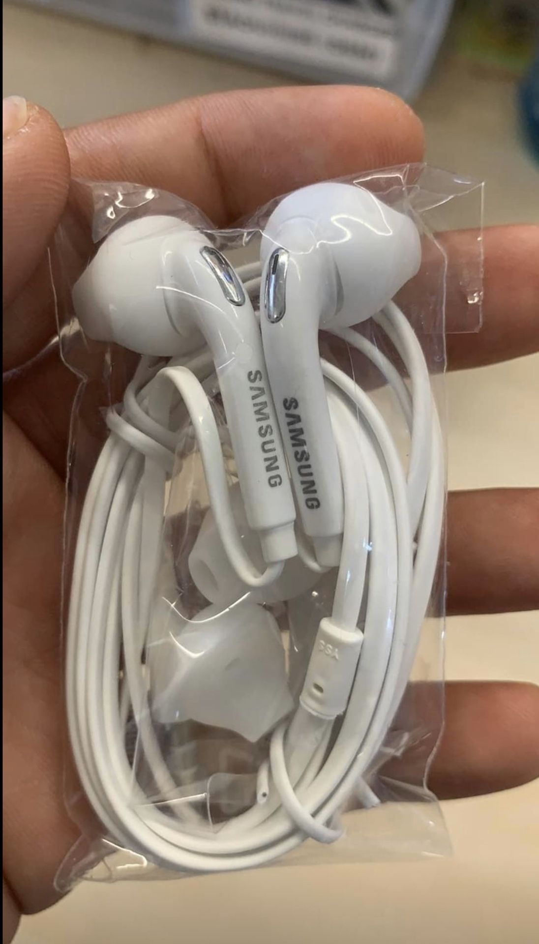 Samsung Original Headphones 🎧 🎶 Talk Music GPS - New - In Store Pickup 🚨