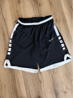 Nike black basketball shorts Size M #basketball #athleticwear