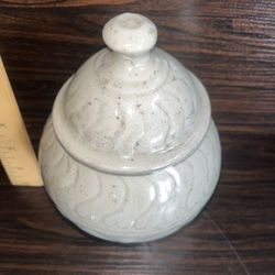 Chinese White Covered Jar 