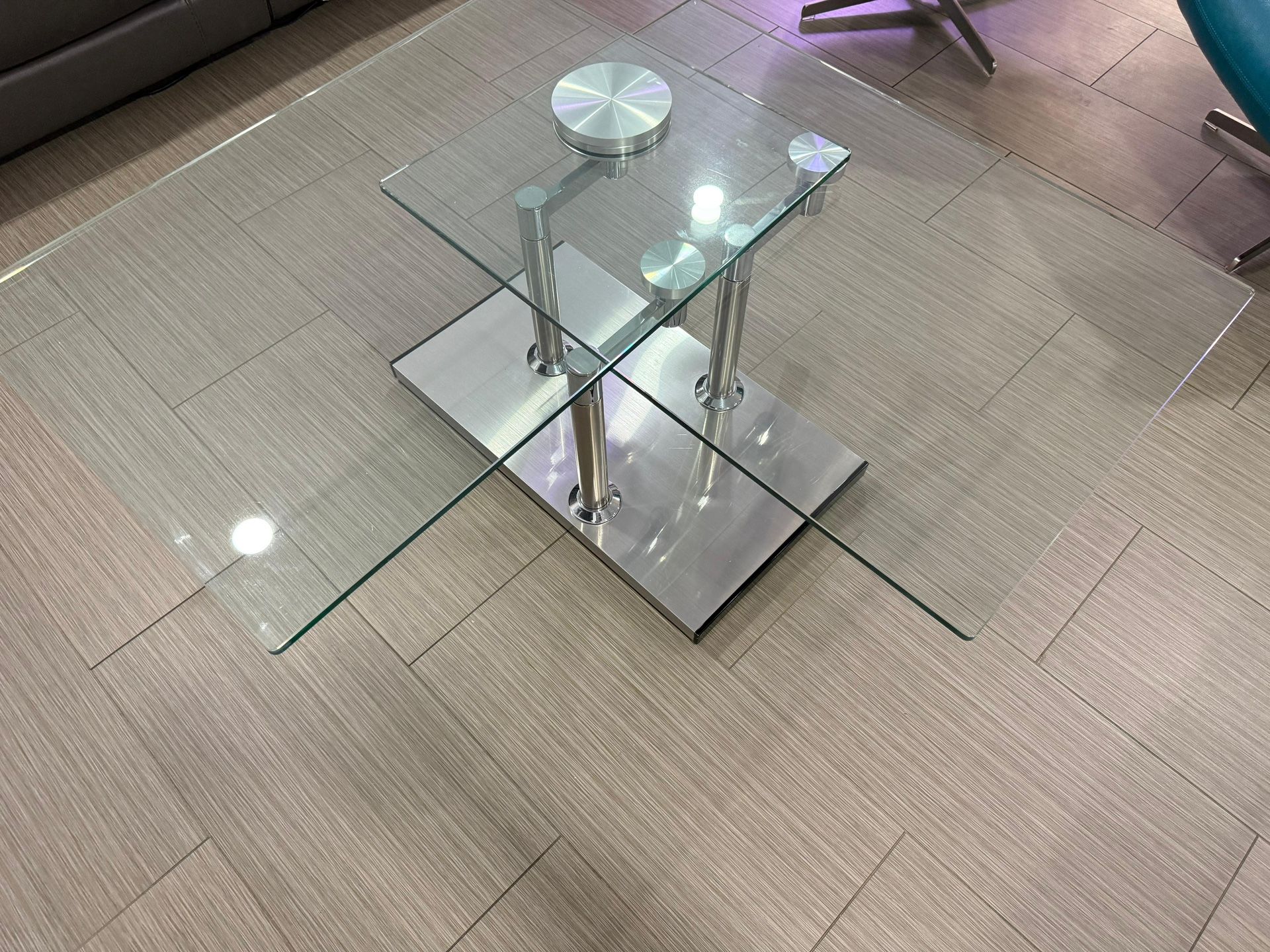 Modern Coffee Table – Excellent Condition