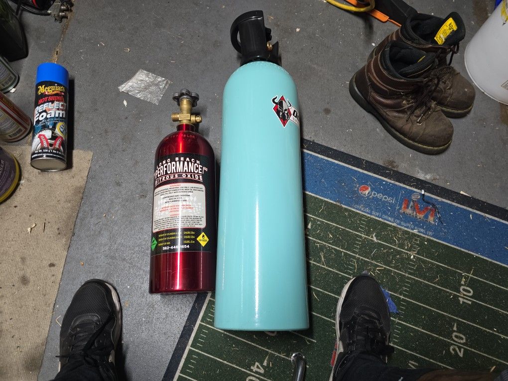 2 Nitrous Tanks