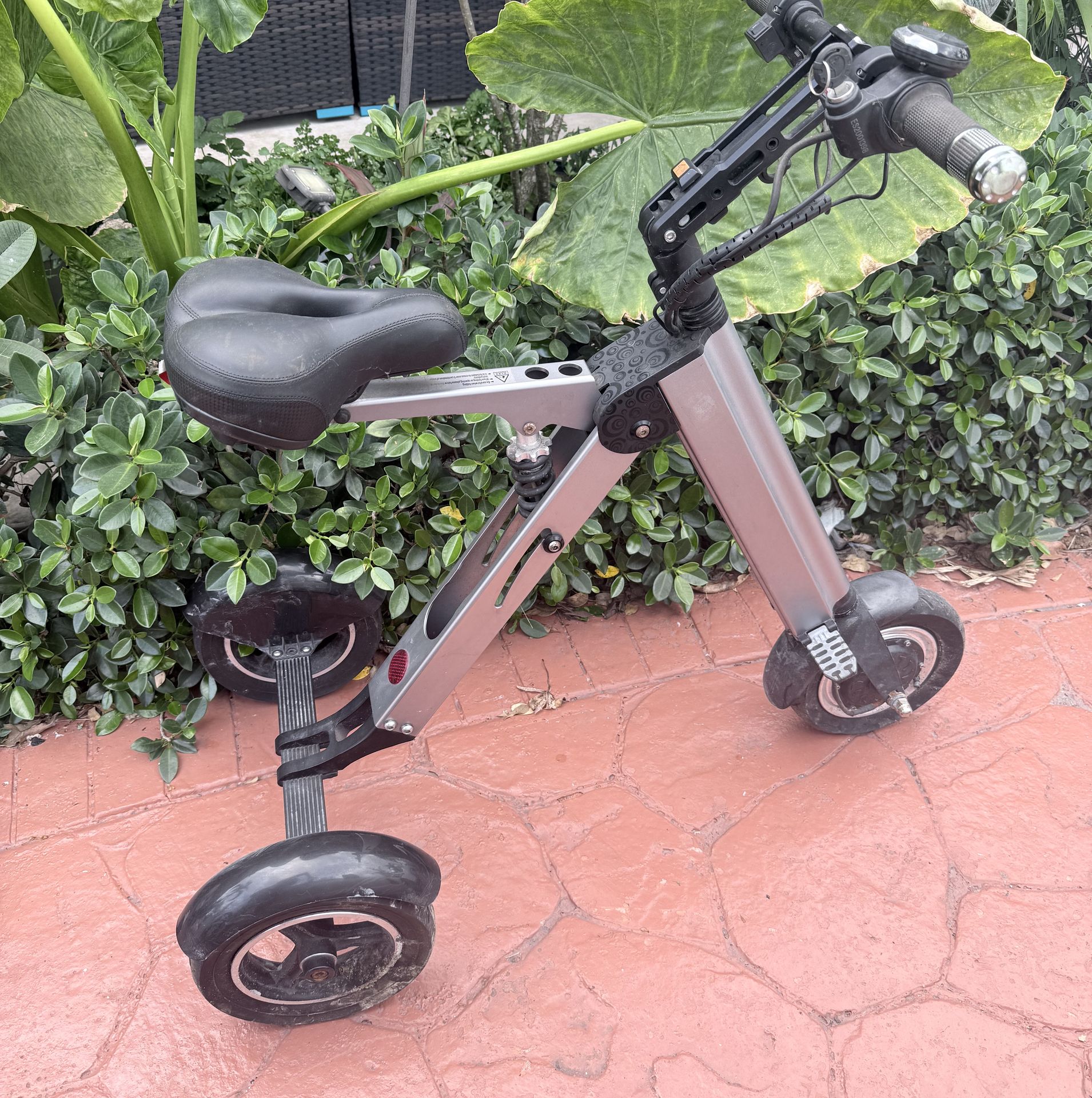 Top mate ES32 electric tricycle