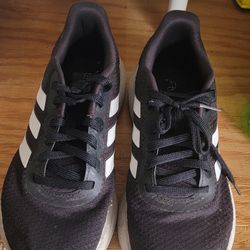 Addidas Women's Size 7 Cloudfoam Shoes
