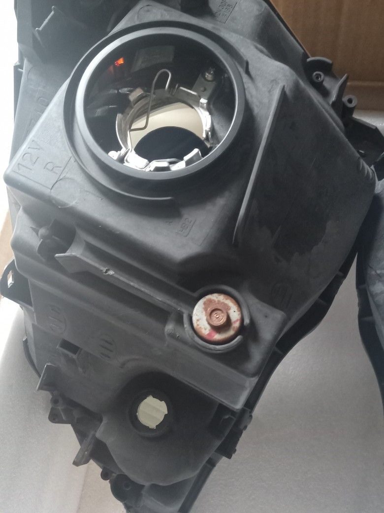 2010 HONDA 4WD CRV ORIGINAL FRONT HEADLIGHTS