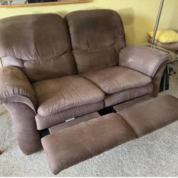 LUXURIOUS RECLINER SOFA