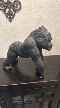 Gorilla statue
