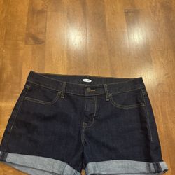 Woman’s New Old Navy Shorts Shipping Available 