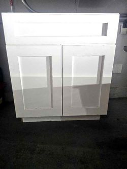 White Shaker Style Bathroom Vanity Cabinet