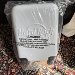 Moving Sale 🔥 🔥 Hardrock Hard Shell Spinner Suitcase 