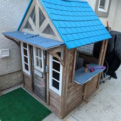 Small playhouse