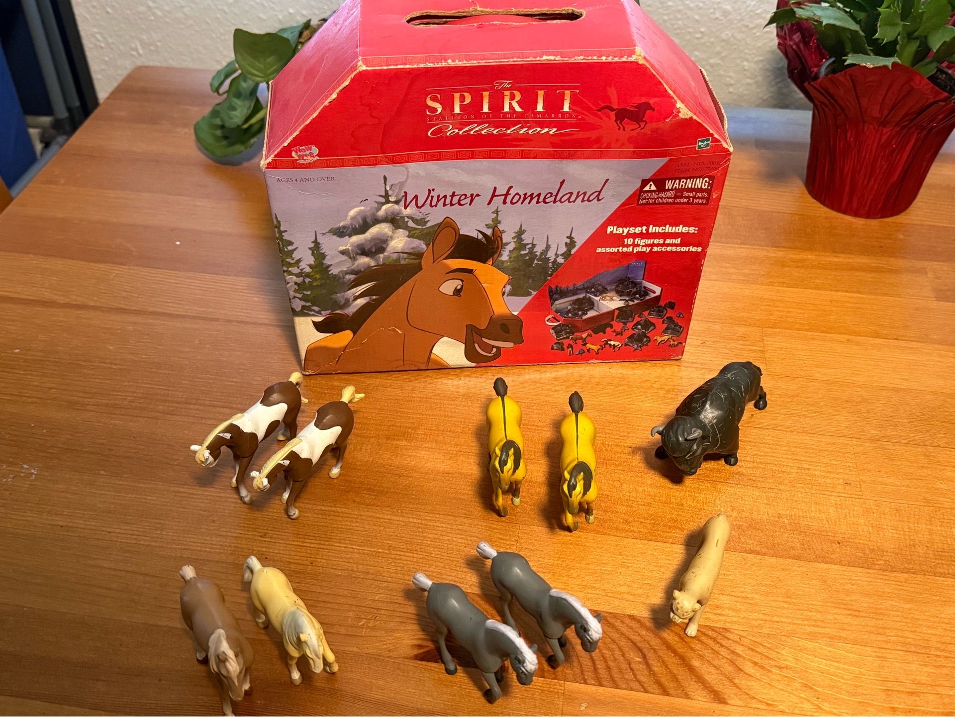 2002 Spirit Figures & Box