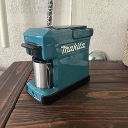 Makita DCM501 18V LXT®