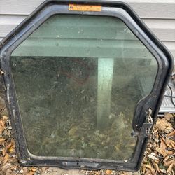 Bobcat Door S150, S160, S175, S185, S205 	•	S250 / S300 / S330 	•	T190 / T250 / T