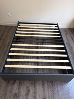 Full Bed Frame w/ Drawers