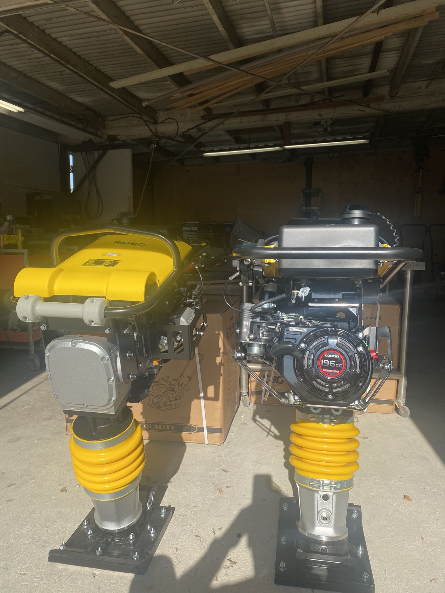 Jumping jack compactor