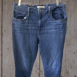 Levi’s 724 High Rise Jeans