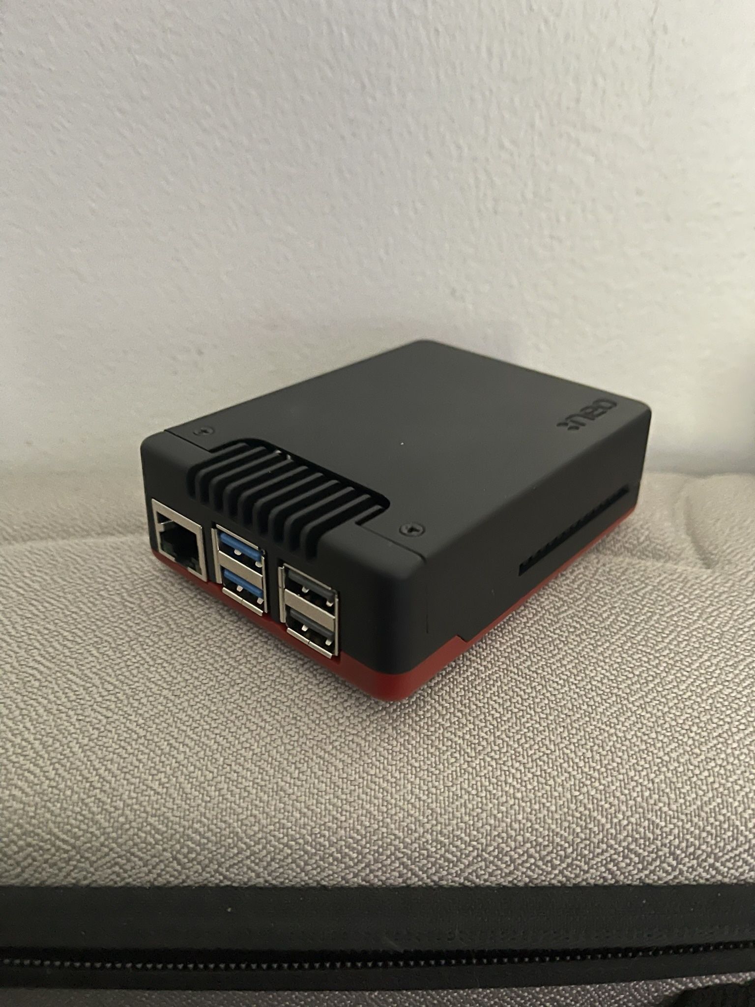 Custom Made Retro gaming Console For Sale! 2000 Games!