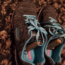 Sketchers Womens Shoes