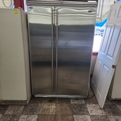 Sub Zero Fridge/freezer