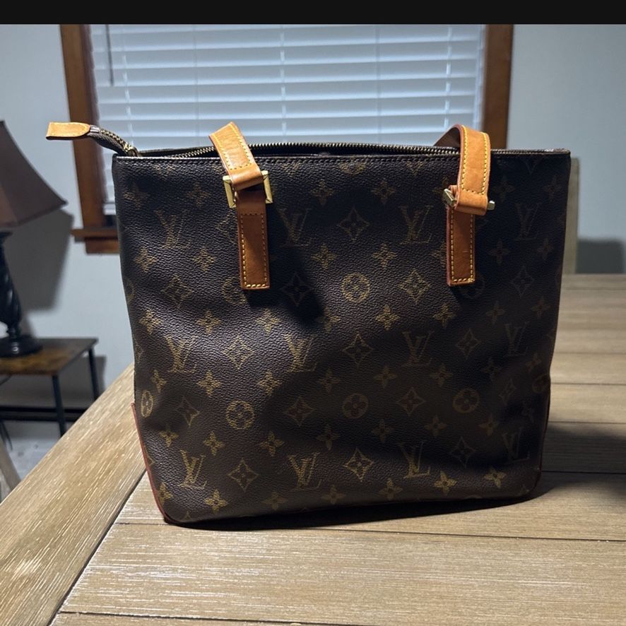 Luxury Louis Vuitton 