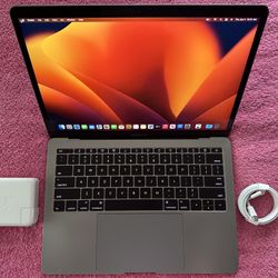 2017 MacBook Pro 13 inch Retina, 2.3 GHz i5, 8 GB RAM, 250 GB SSD.