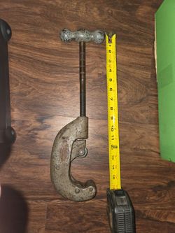 PIPE CUTTER