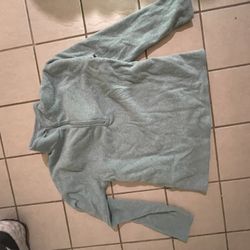 Woman’s Medium Sweatshirt 