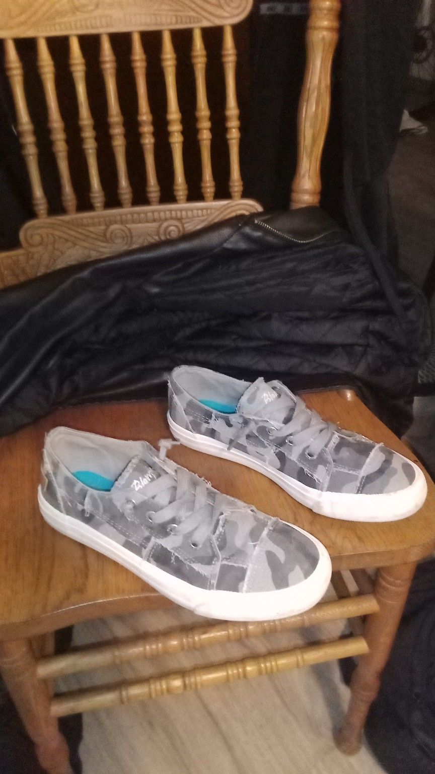 women's blowfish shoes 8.5