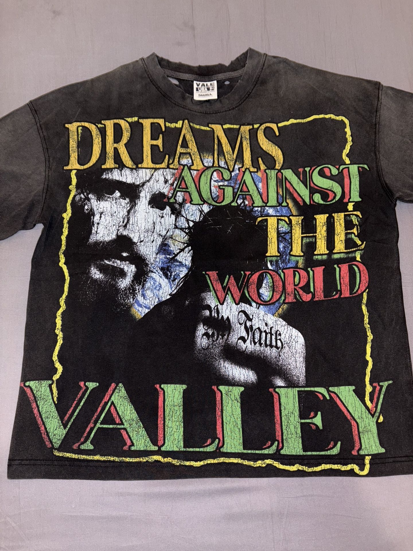Vale Dreams Vs The World Tee Size Small