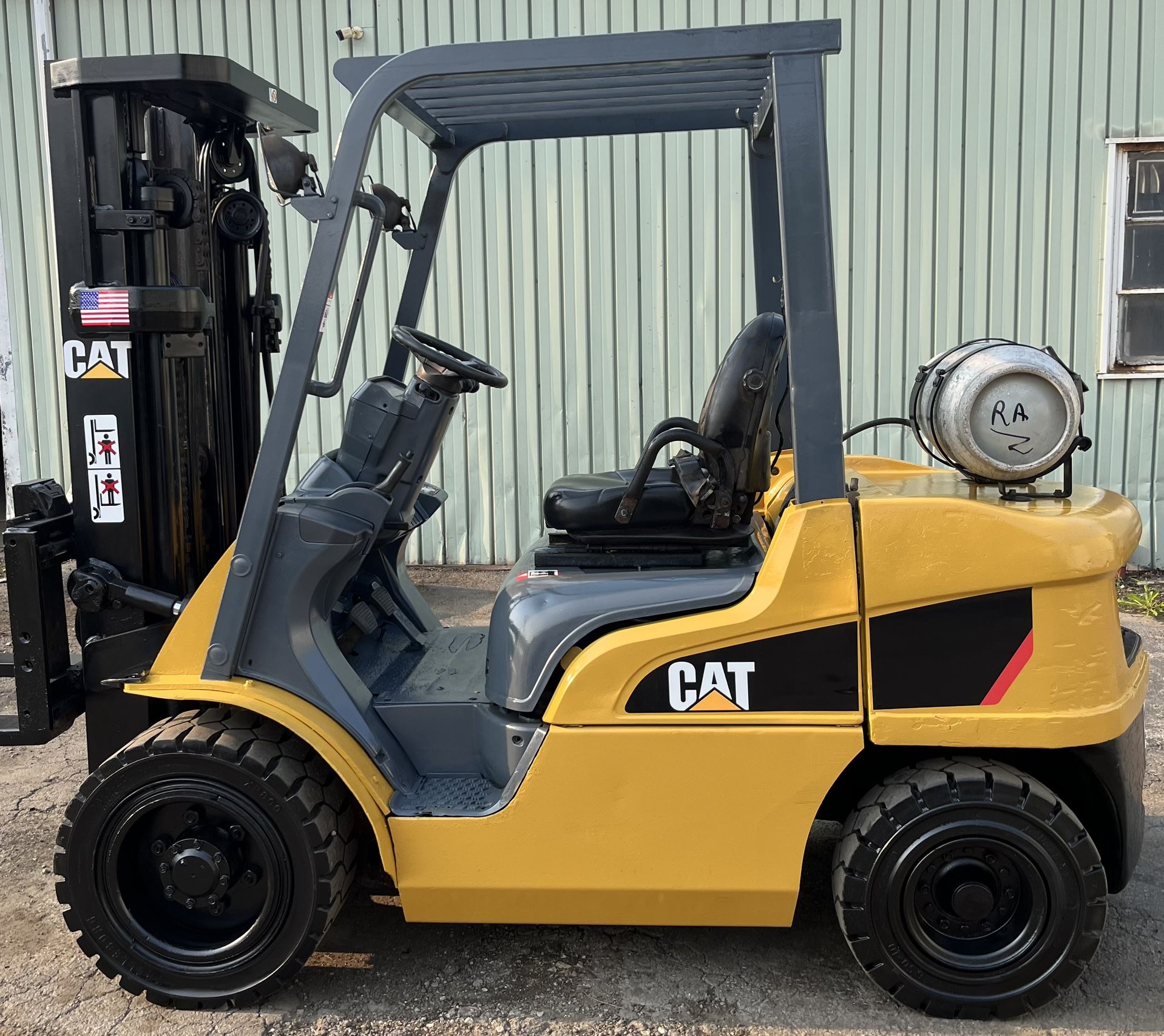 Caterpillar P6000 Lp Pneumatic Tire Forklift 