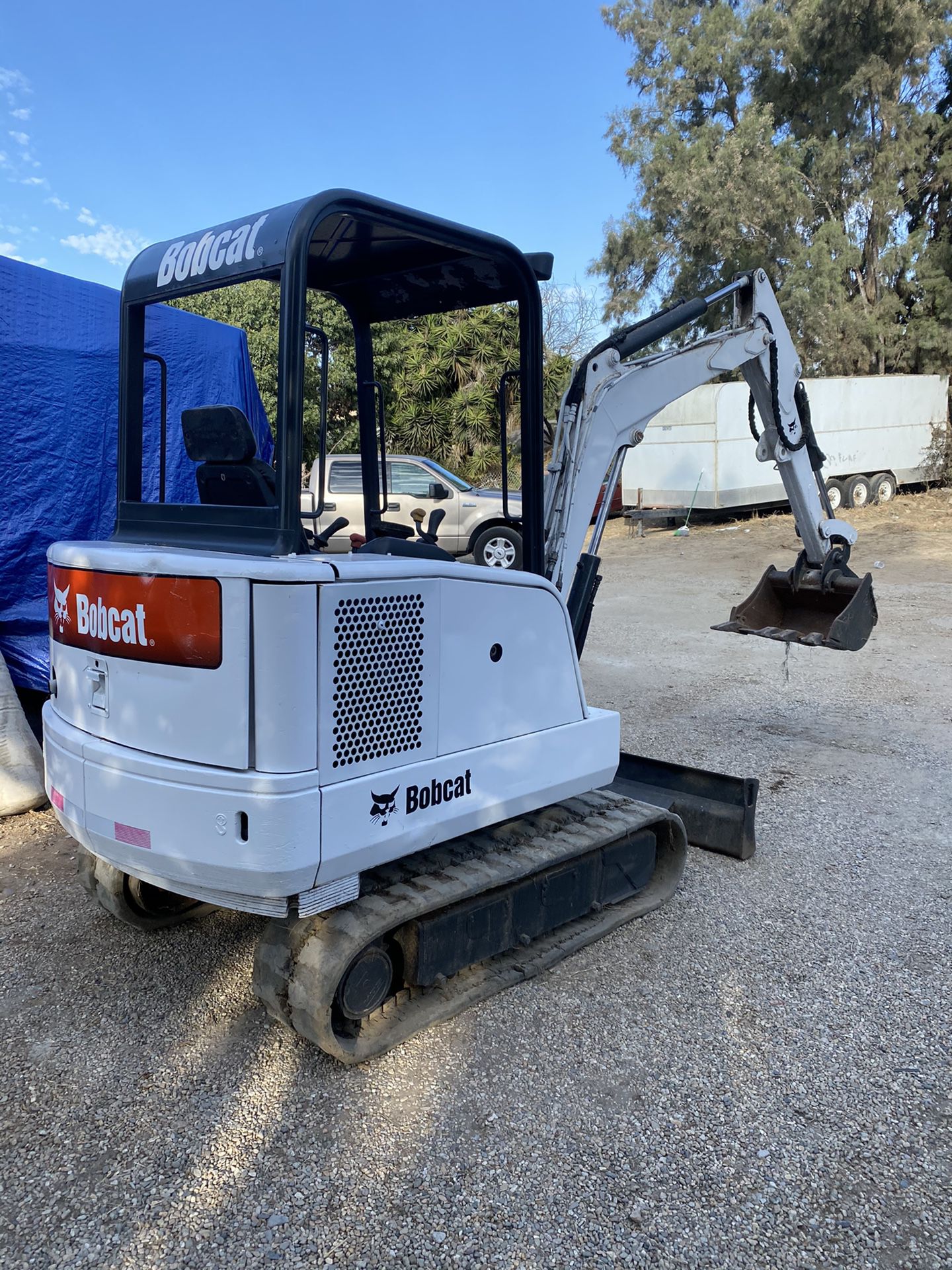 BobCat Mini Excavator Model 328 Very good condition and very well taken care of. No oil leaks!!! Only has 2180 hrs. Asking 16,900 OBO Buenas condic