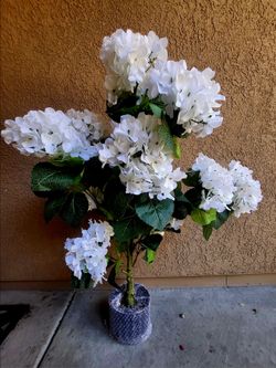 Faux Hydrangea Tree